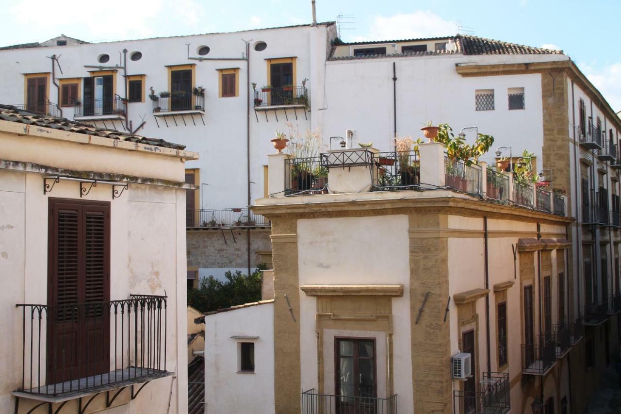 Casa Cecile Apartment Palermo Bagian luar foto