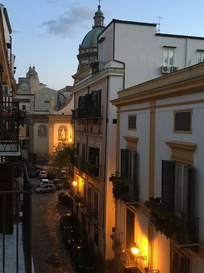 Casa Cecile Apartment Palermo Bagian luar foto