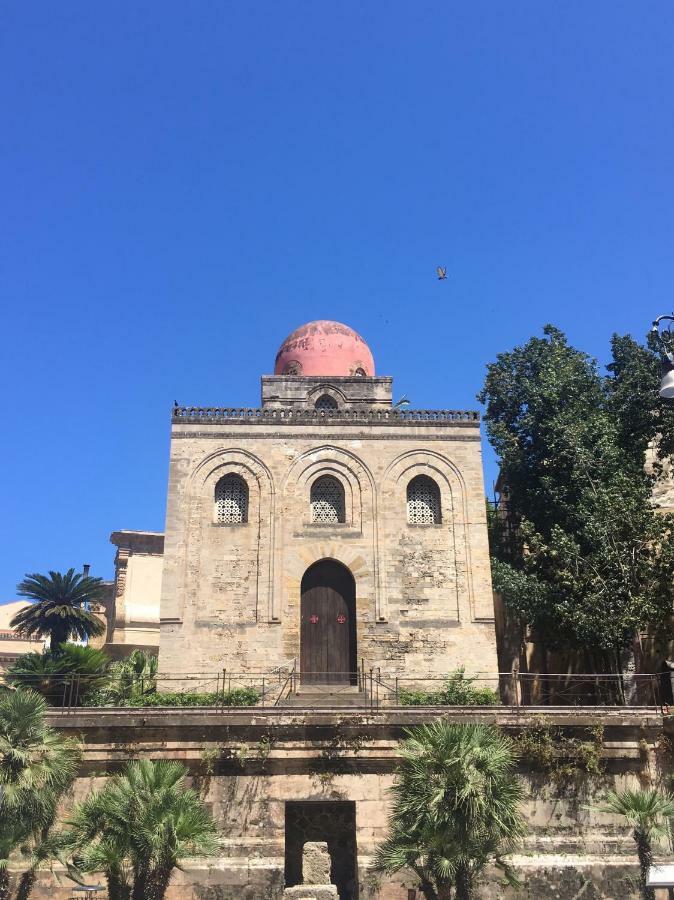 Casa Cecile Apartment Palermo Bagian luar foto